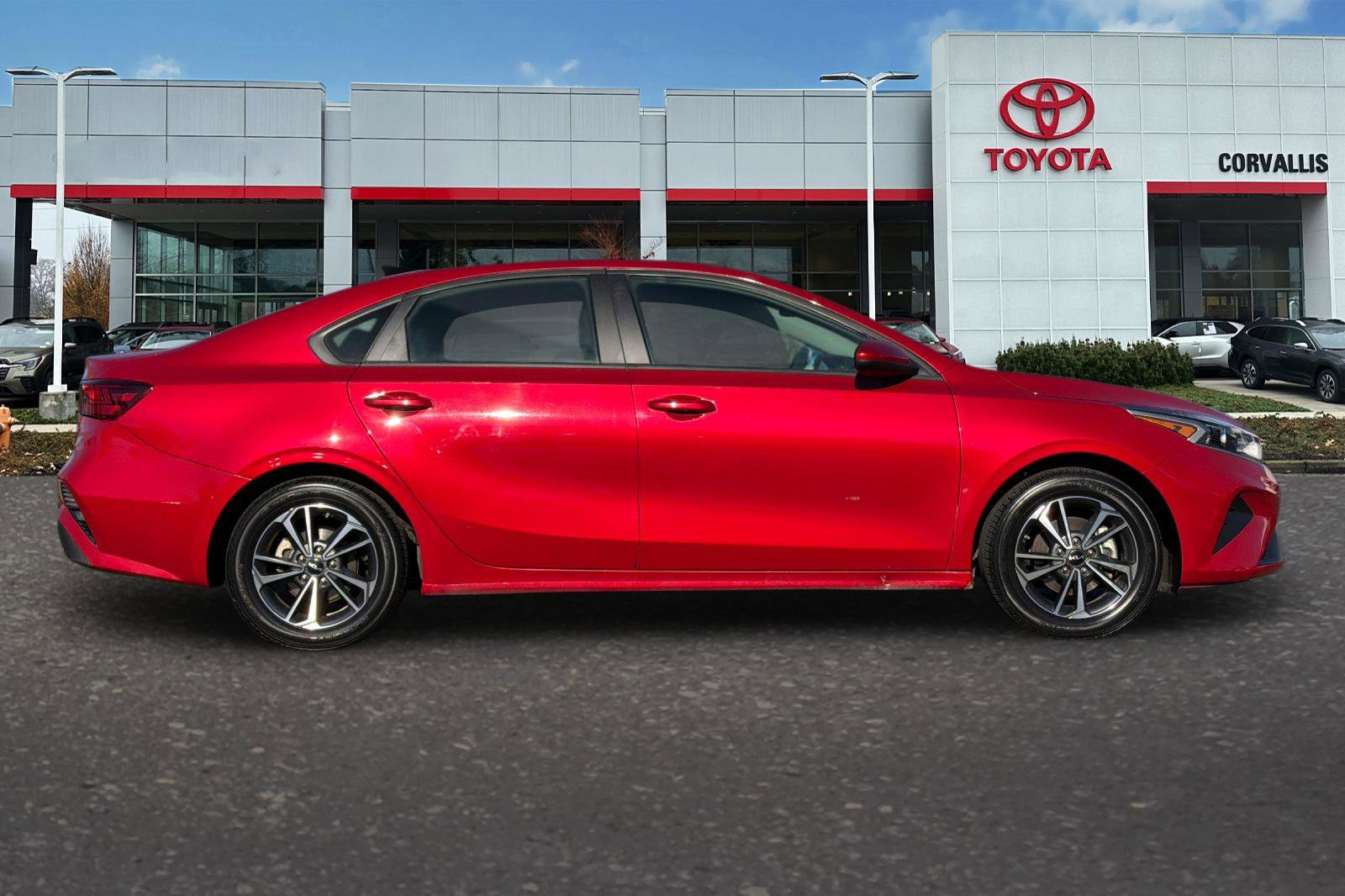 Used 2024 Kia Forte LXS image 3