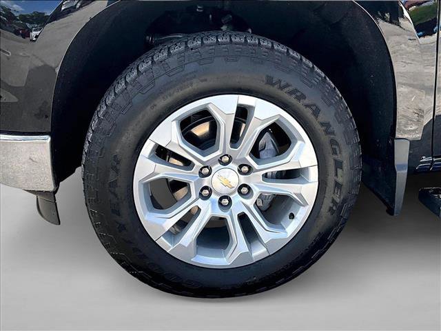 Used 2025 Chevrolet Silverado 1500 LTZ w/ LTZ Premium Package AWD/4WD image 10