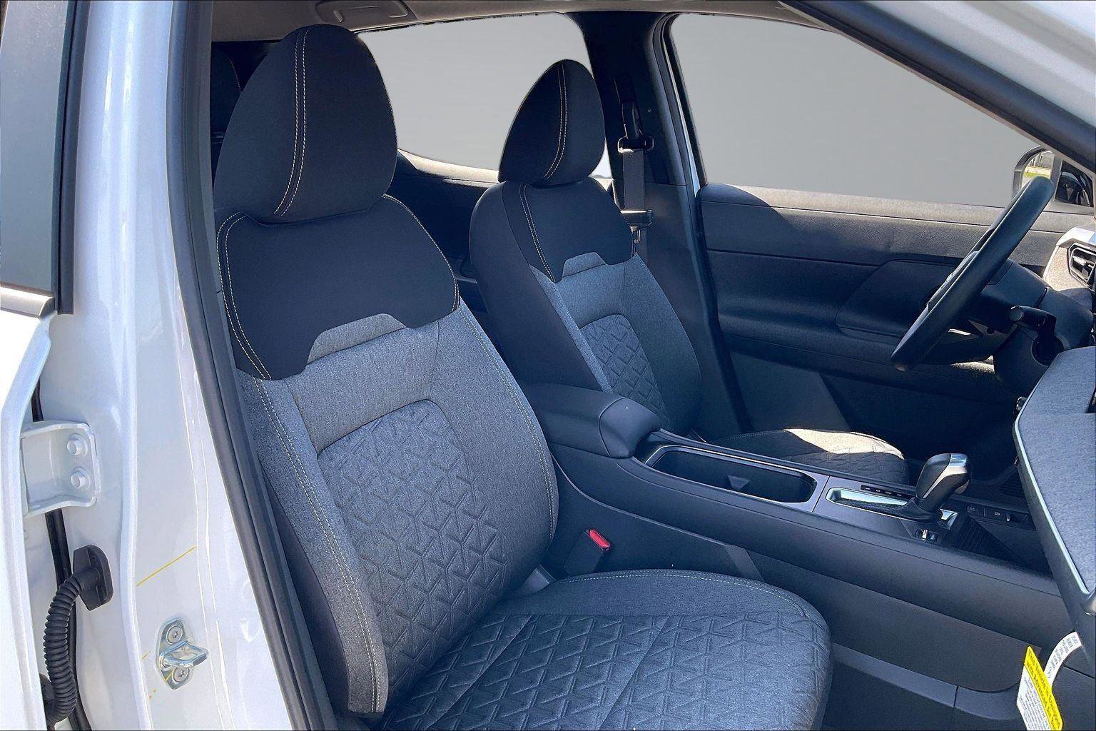 New 2026 Nissan Kicks SV w/ SV Premium Package FWD image 9