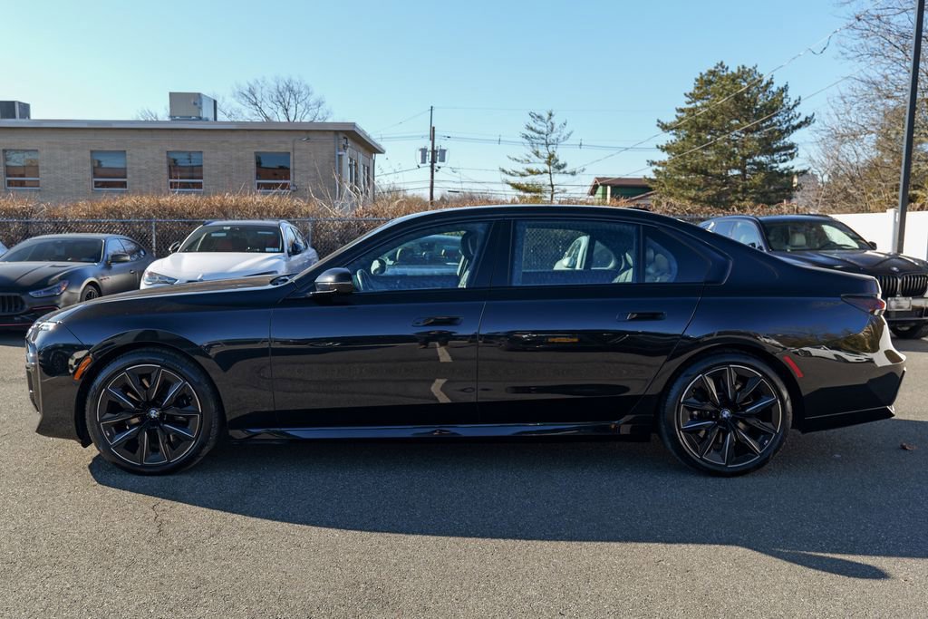 Used 2023 BMW 740i w/ Parking Assistance Package image 4