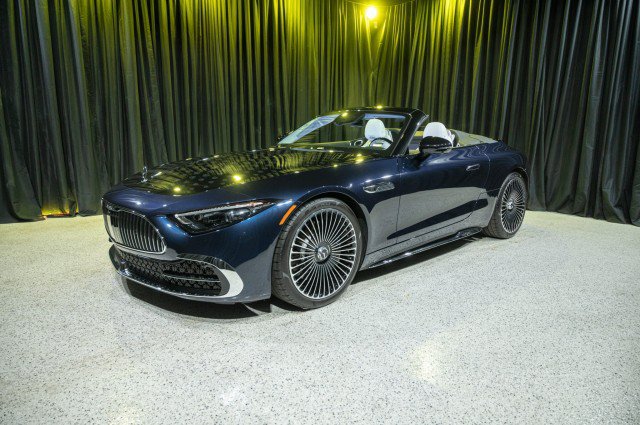 New 2026 Mercedes-Benz Maybach SL 680 image 2