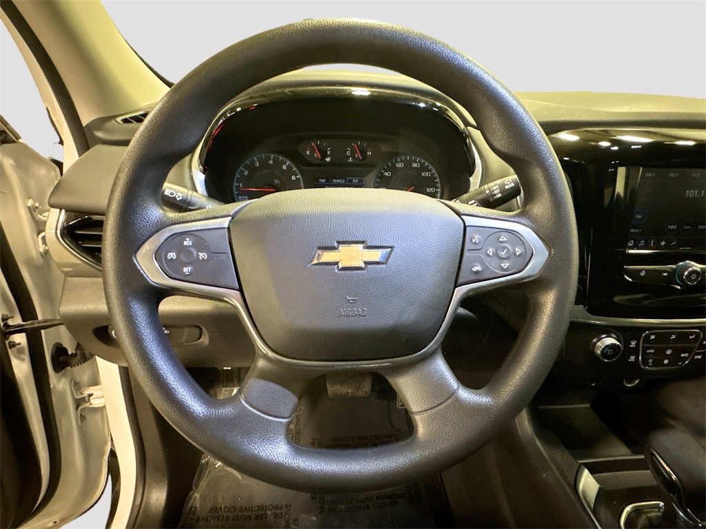 Used 2021 Chevrolet Traverse LS image 10