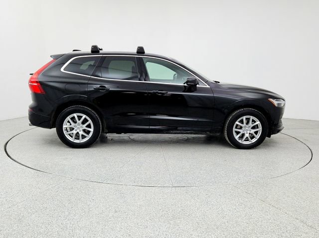 Used 2019 Volvo XC60 T5 Momentum w/ Premium Package image 4