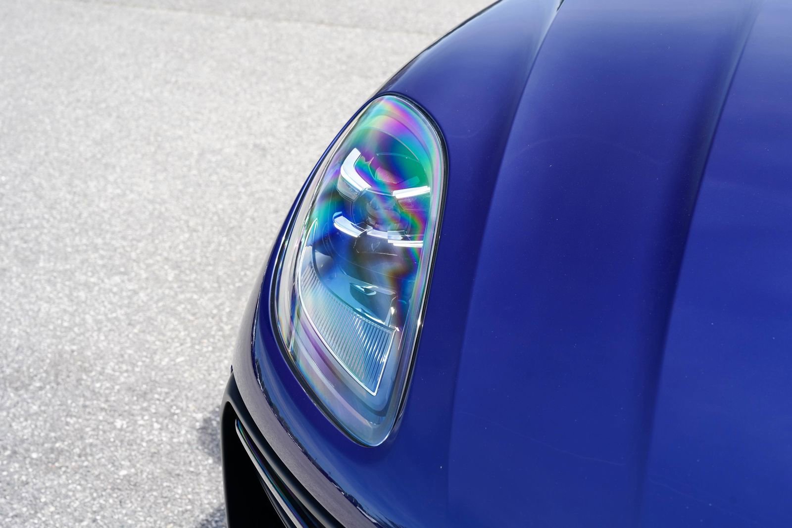 Certified 2025 Porsche Macan image 19