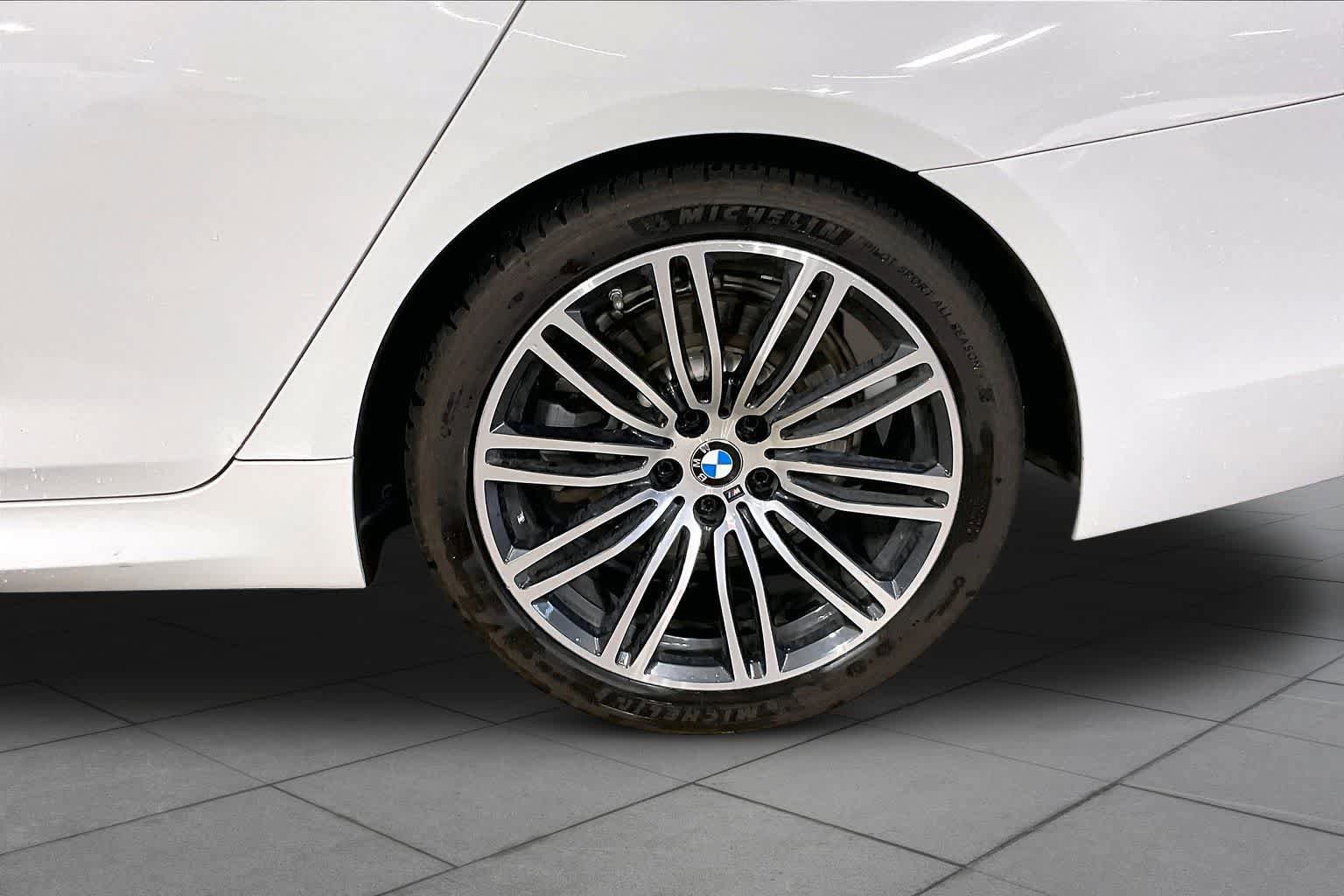 Used 2017 BMW 530i RWD image 10