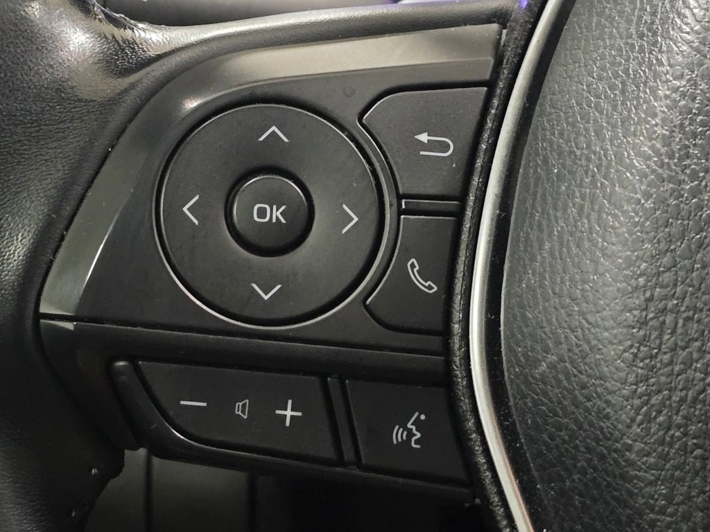 Used 2020 Toyota Camry SE image 29