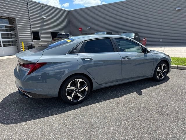 Used 2021 Hyundai Elantra SEL w/ Convenience + Premium Package FWD image 5