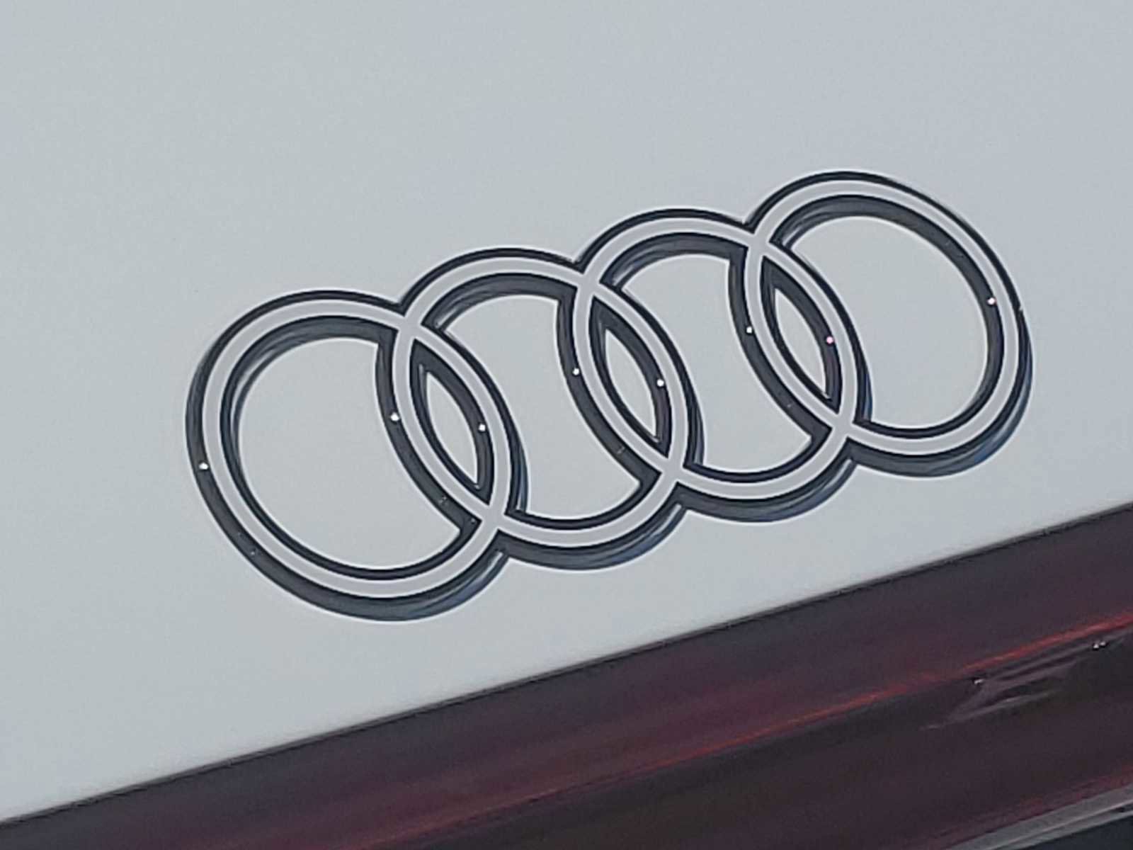 Certified 2024 Audi Q8 e-tron Premium Plus w/ Premium Plus Package AWD/4WD image 11