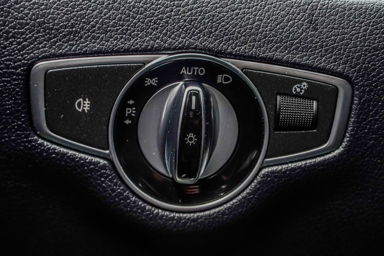 Used 2018 Mercedes-Benz E 400 4MATIC Coupe w/ Premium 2 Package image 24