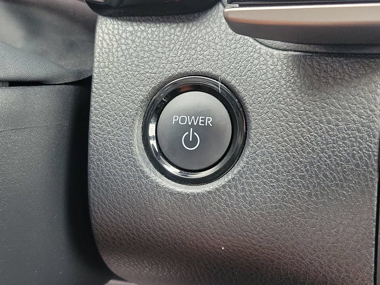 Used 2025 Toyota Camry XLE AWD/4WD image 31