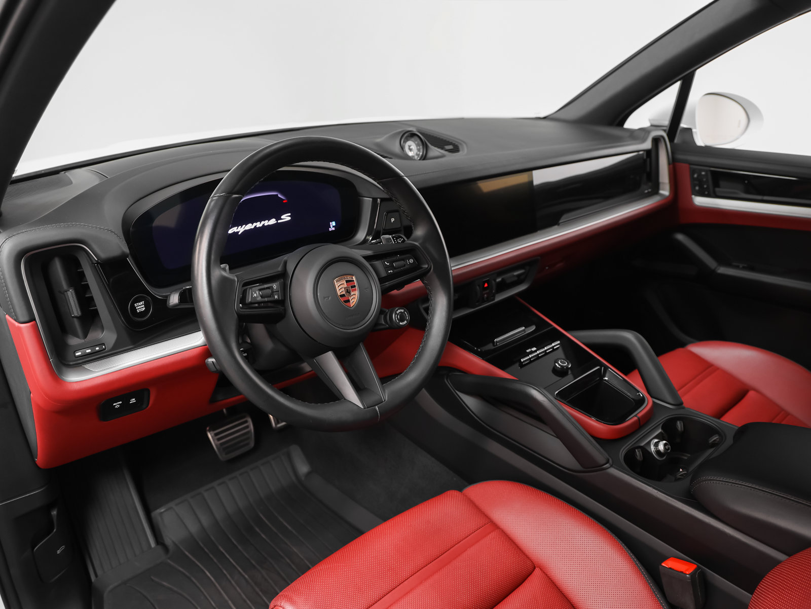 Certified 2025 Porsche Cayenne S AWD/4WD image 4