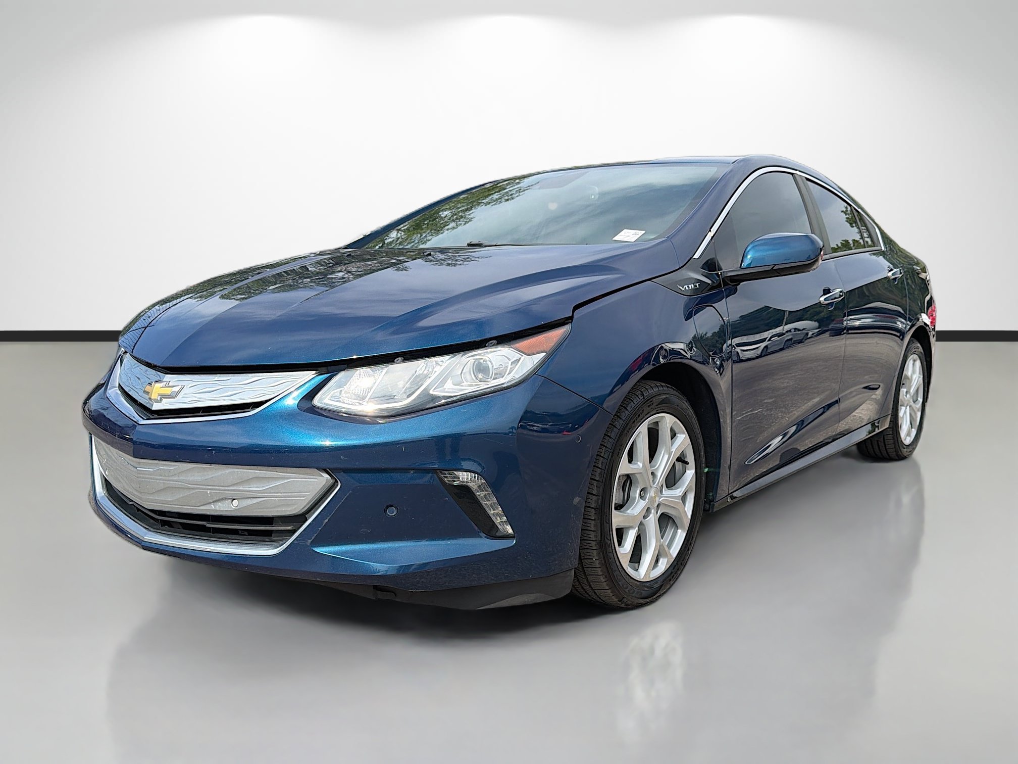 Used 2019 Chevrolet Volt Premier w/ Driver Confidence II Package FWD image 7