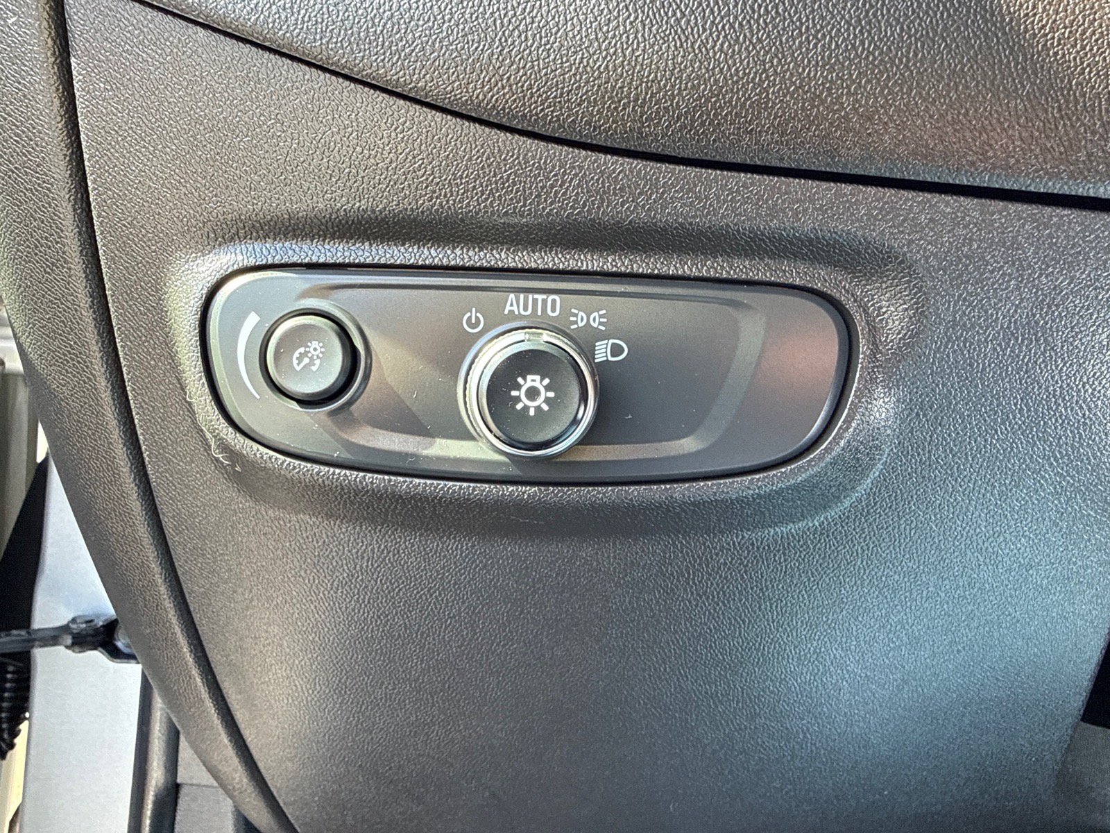 Used 2020 Chevrolet Equinox LS w/ LS Convenience Package FWD image 23