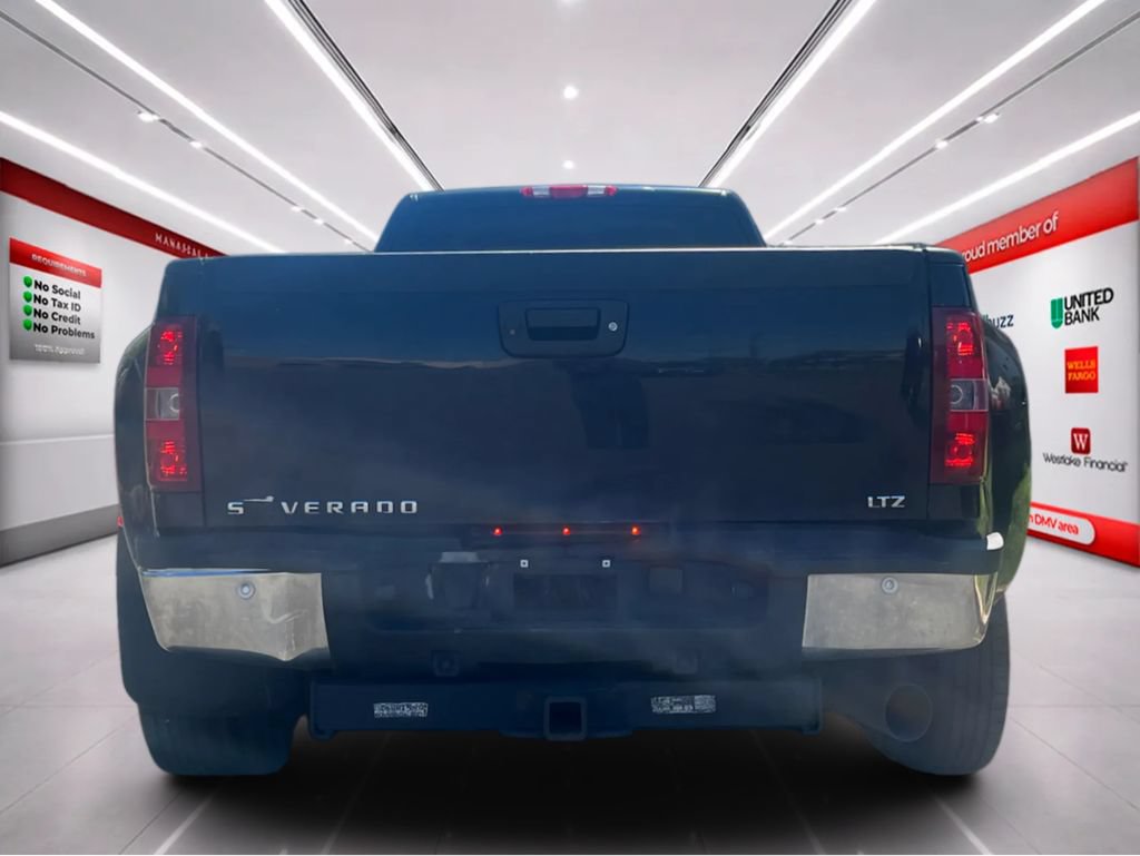 Used 2011 Chevrolet Silverado 3500 LTZ w/ LTZ Plus Package AWD/4WD image 4