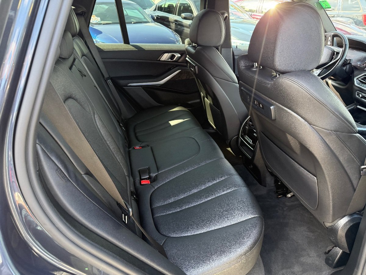 Used 2022 BMW X5 xDrive45e w/ Climate Comfort Package AWD/4WD image 18