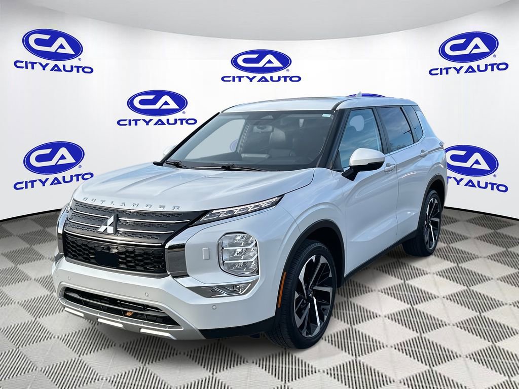 Used 2024 Mitsubishi Outlander SE image 9
