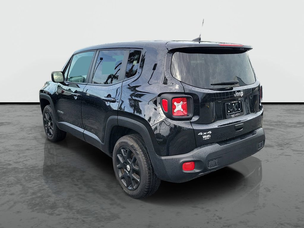 Used 2023 Jeep Renegade Latitude AWD/4WD image 3