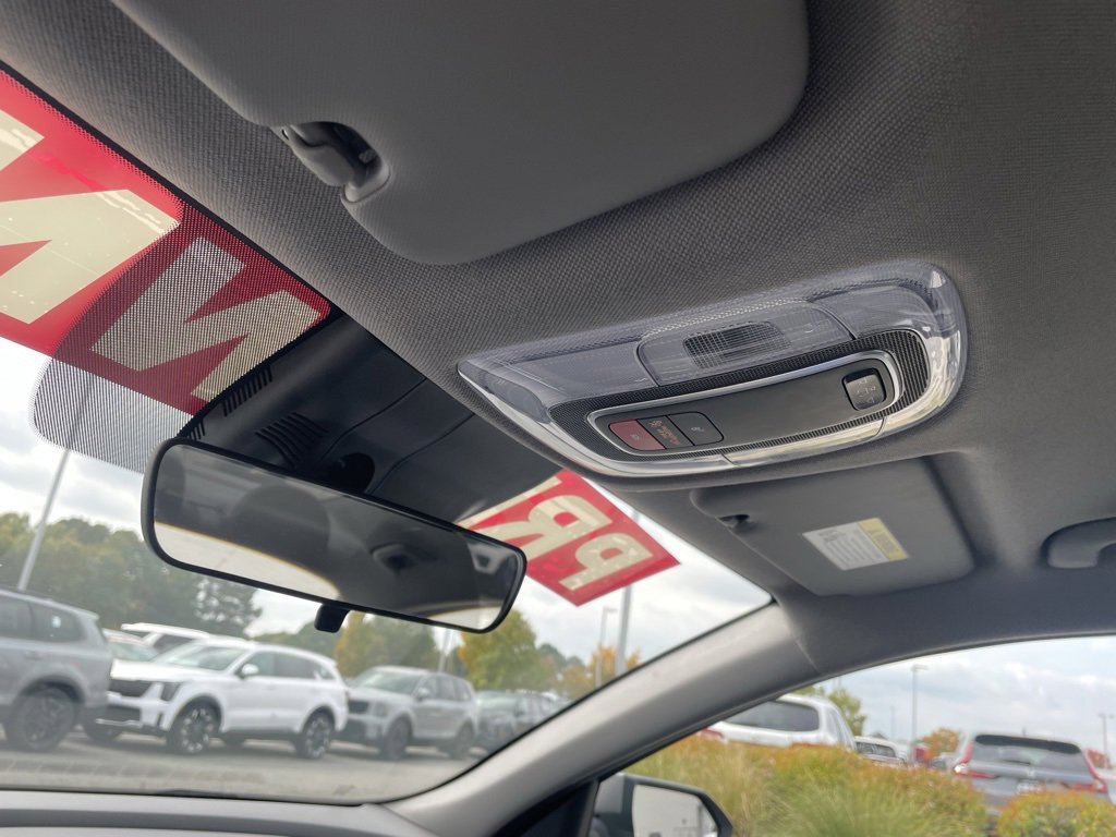 Used 2024 Hyundai Elantra SEL image 20