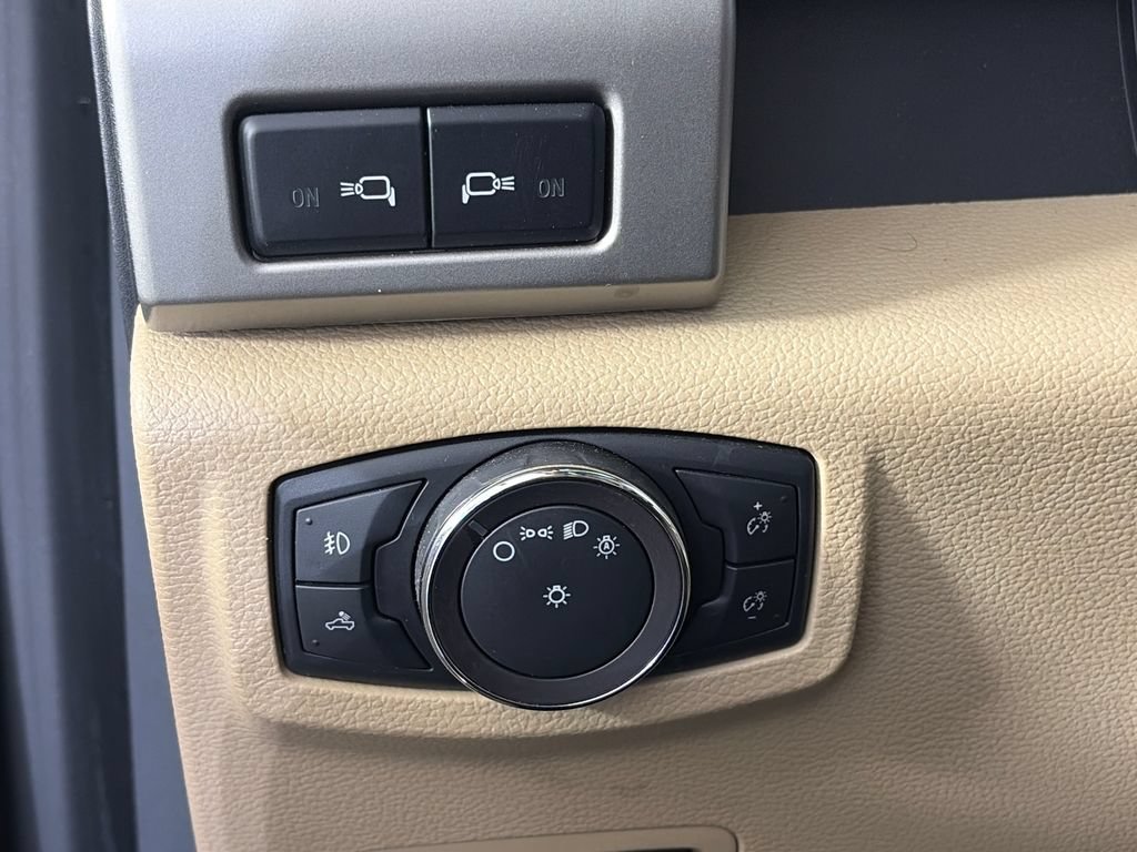 Used 2019 Ford F350 Lariat w/ Lariat Ultimate Package AWD/4WD image 25
