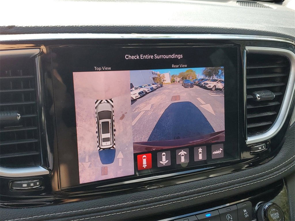 Used 2022 Chrysler Pacifica Limited w/ S Appearance Package image 25