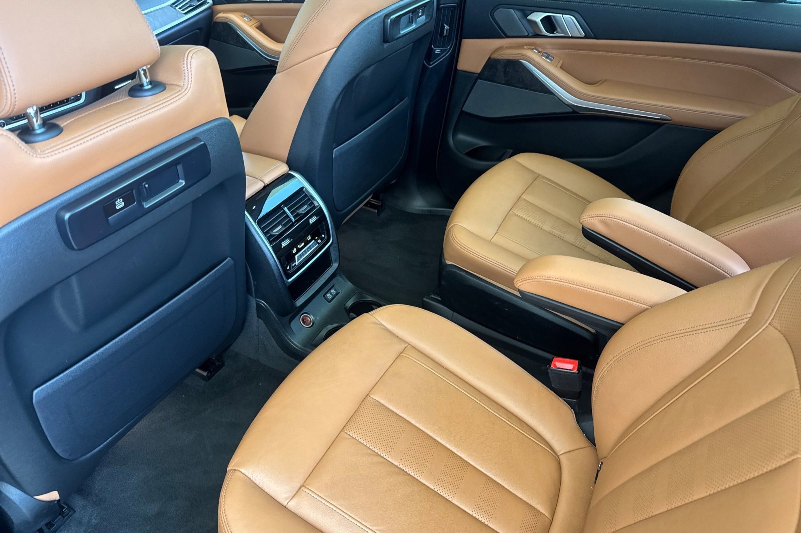 Used 2021 BMW X7 xDrive40i w/ Premium Package AWD/4WD image 26