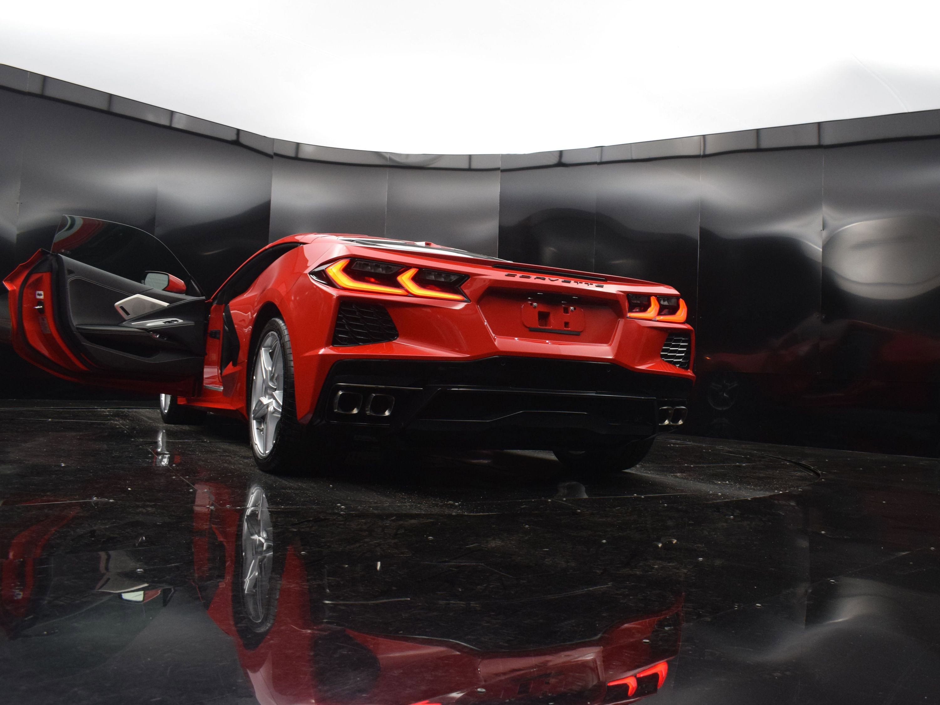 Used 2024 Chevrolet Corvette Stingray Preferred Cpe w/ 2LT image 35