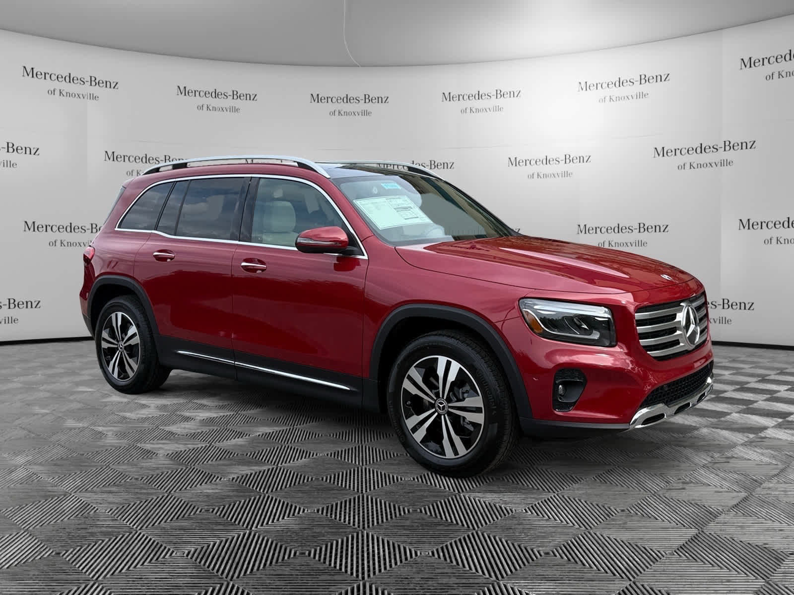 Used 2026 Mercedes-Benz GLB 250 4MATIC image 7