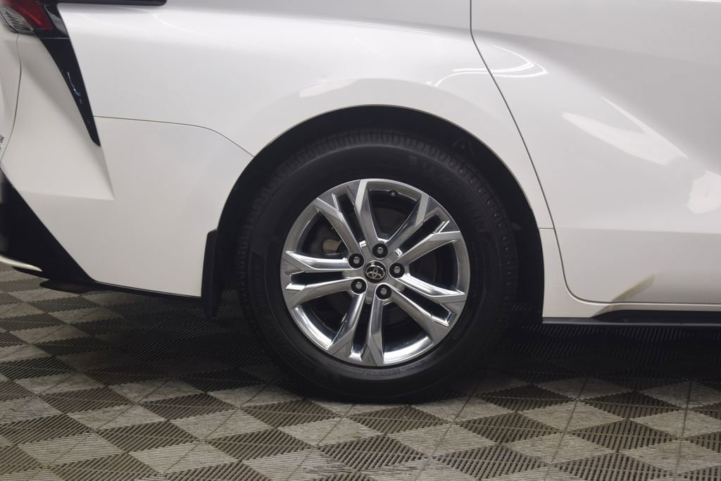 Used 2021 Toyota Sienna XSE w/ XSE Plus Package image 35