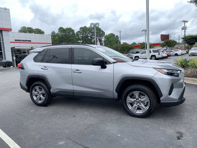 Used 2024 Toyota RAV4 LE AWD/4WD image 9