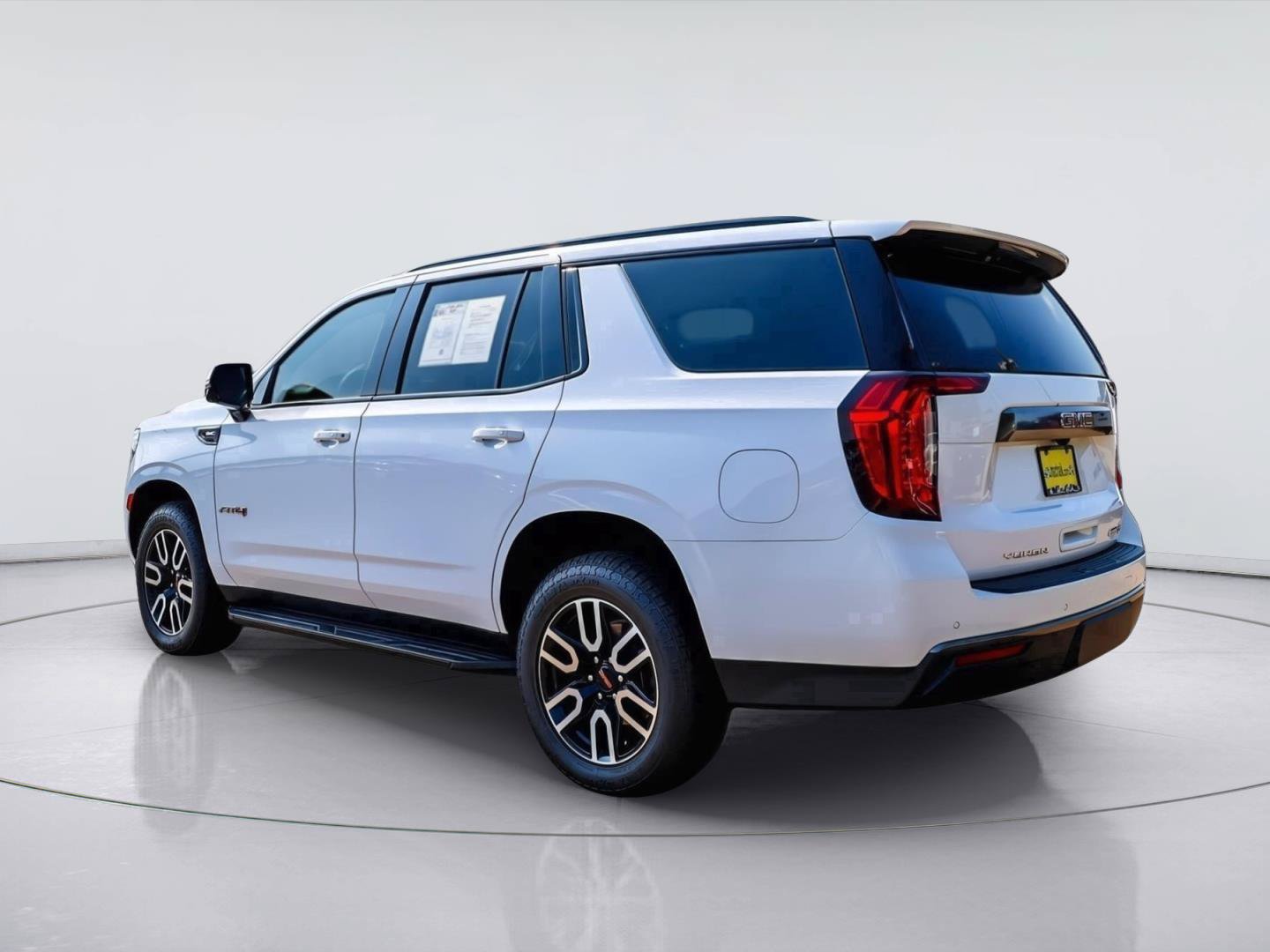 Used 2024 GMC Yukon AT4 w/ Technology Package AWD/4WD image 6