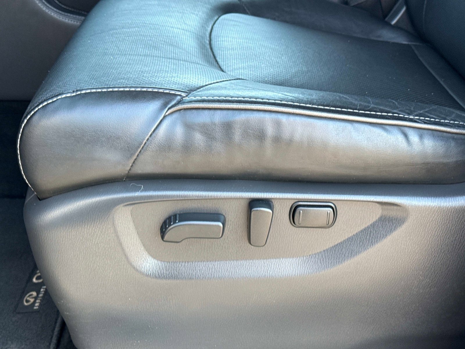 Used 2022 INFINITI QX80 Luxe AWD/4WD image 22