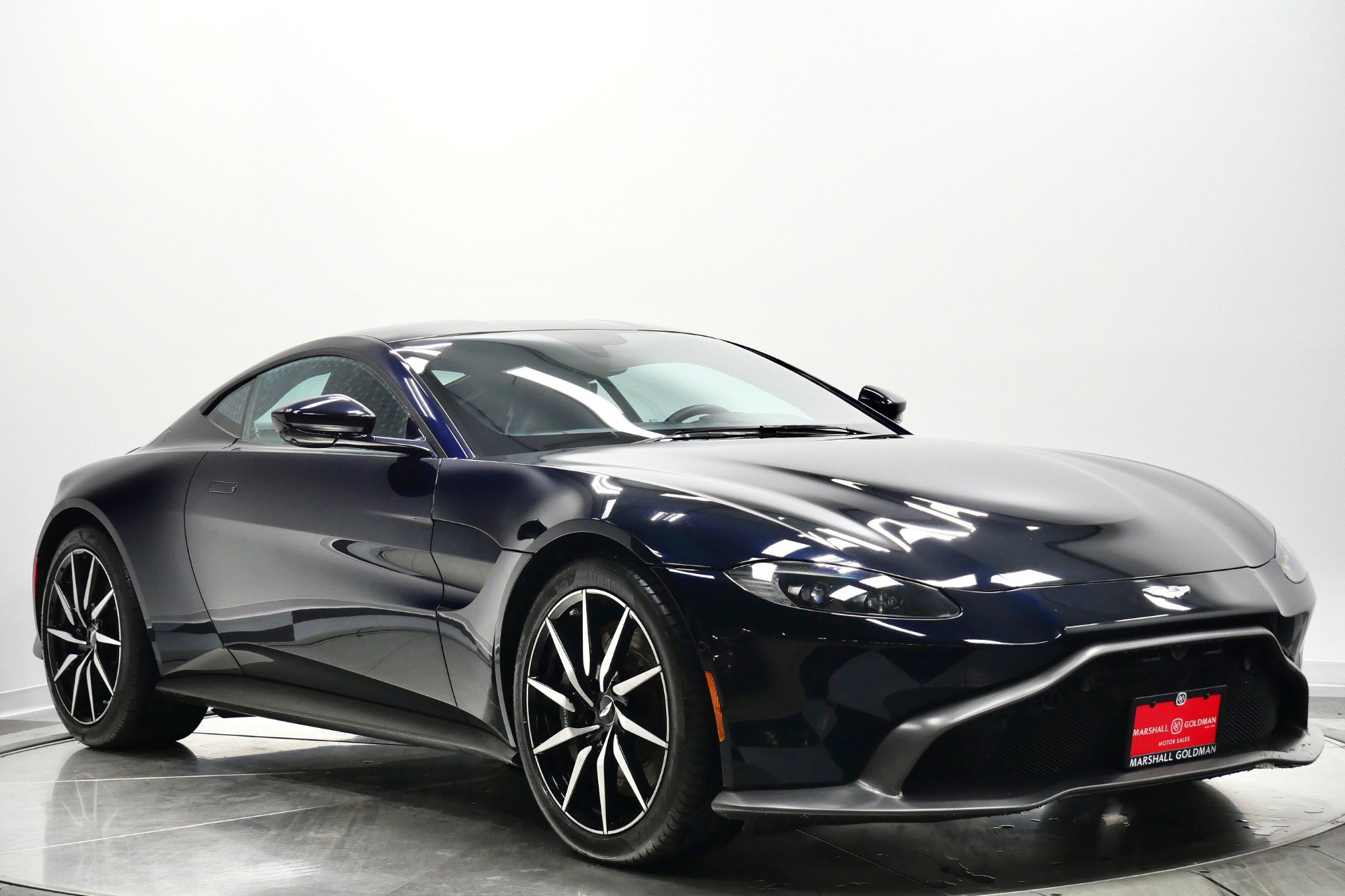 Used 2020 Aston Martin V8 Vantage Coupe image 3