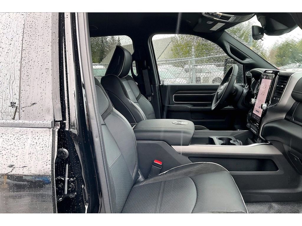Used 2026 RAM 5500 4x4 Crew Cab w/ Laramie Trim Package image 7