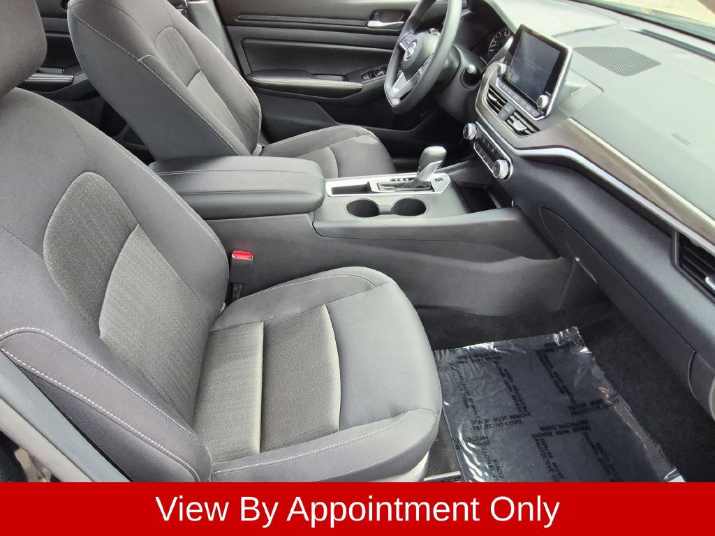 Used 2025 Nissan Altima 2.5 SV FWD image 27
