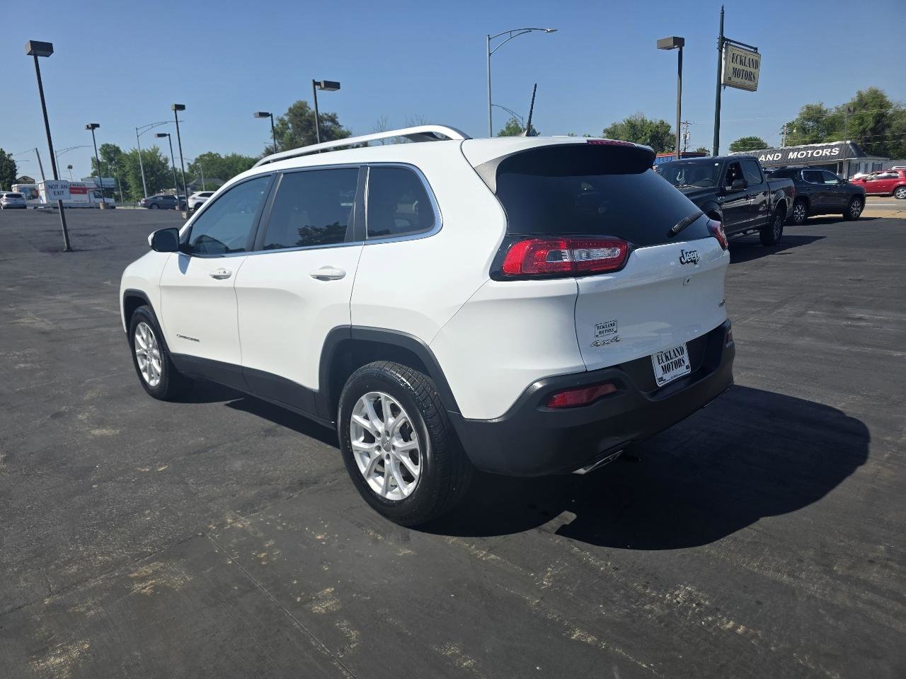 Used 2015 Jeep Cherokee Latitude w/ Comfort/Convenience Group AWD/4WD image 6