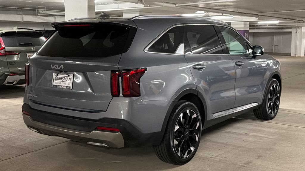 Certified 2025 Kia Sorento EX w/ Panoramic Sunroof Package FWD image 4