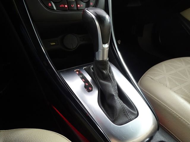 Used 2019 Buick Cascada Premium image 31