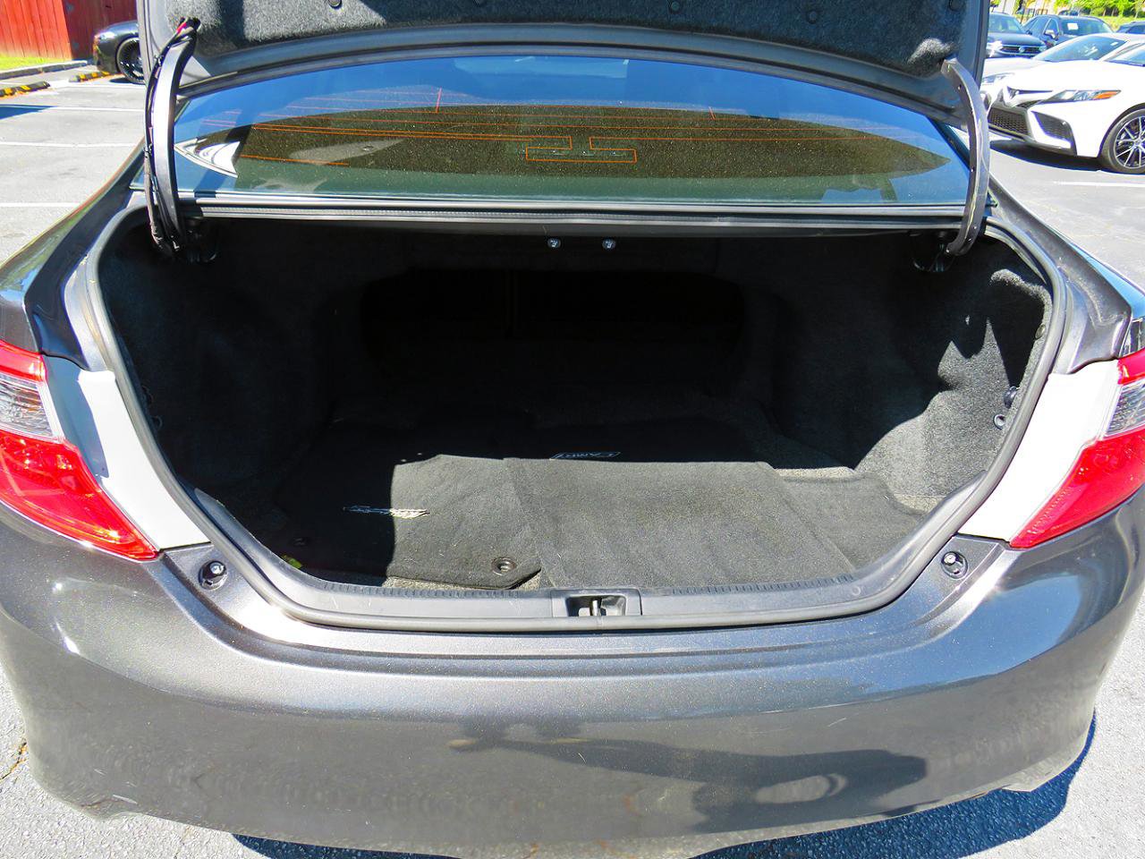 Used 2012 Toyota Camry SE FWD image 16