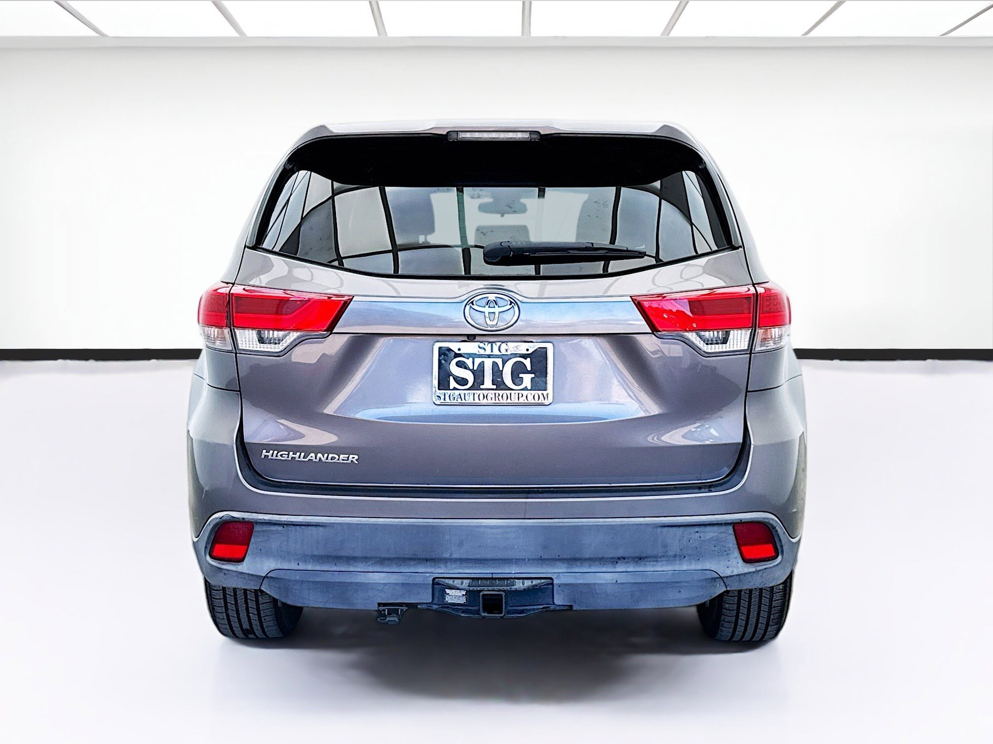 Used 2018 Toyota Highlander LE image 5