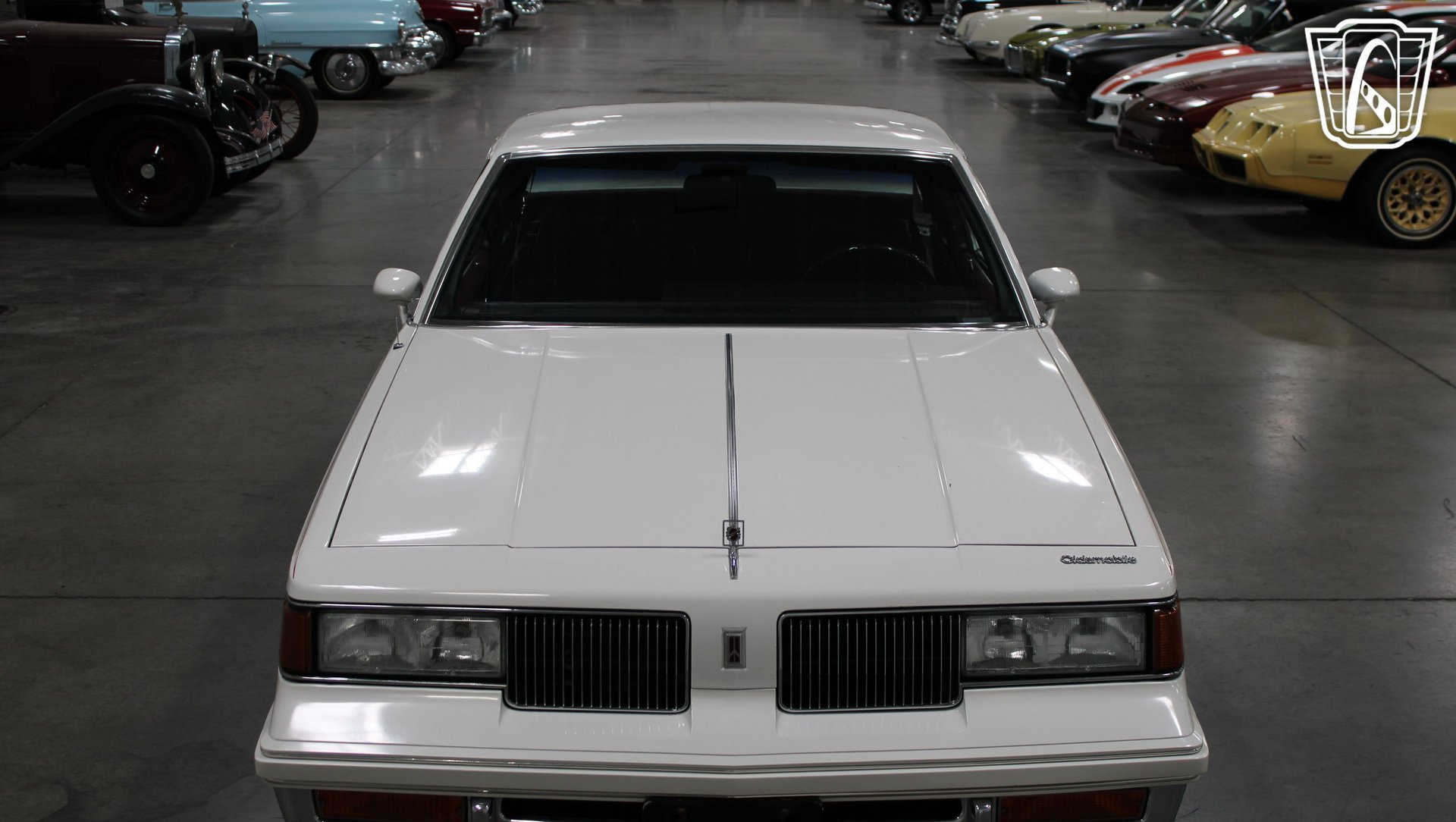 Used 1988 Oldsmobile Cutlass Supreme Classic Brougham RWD image 2