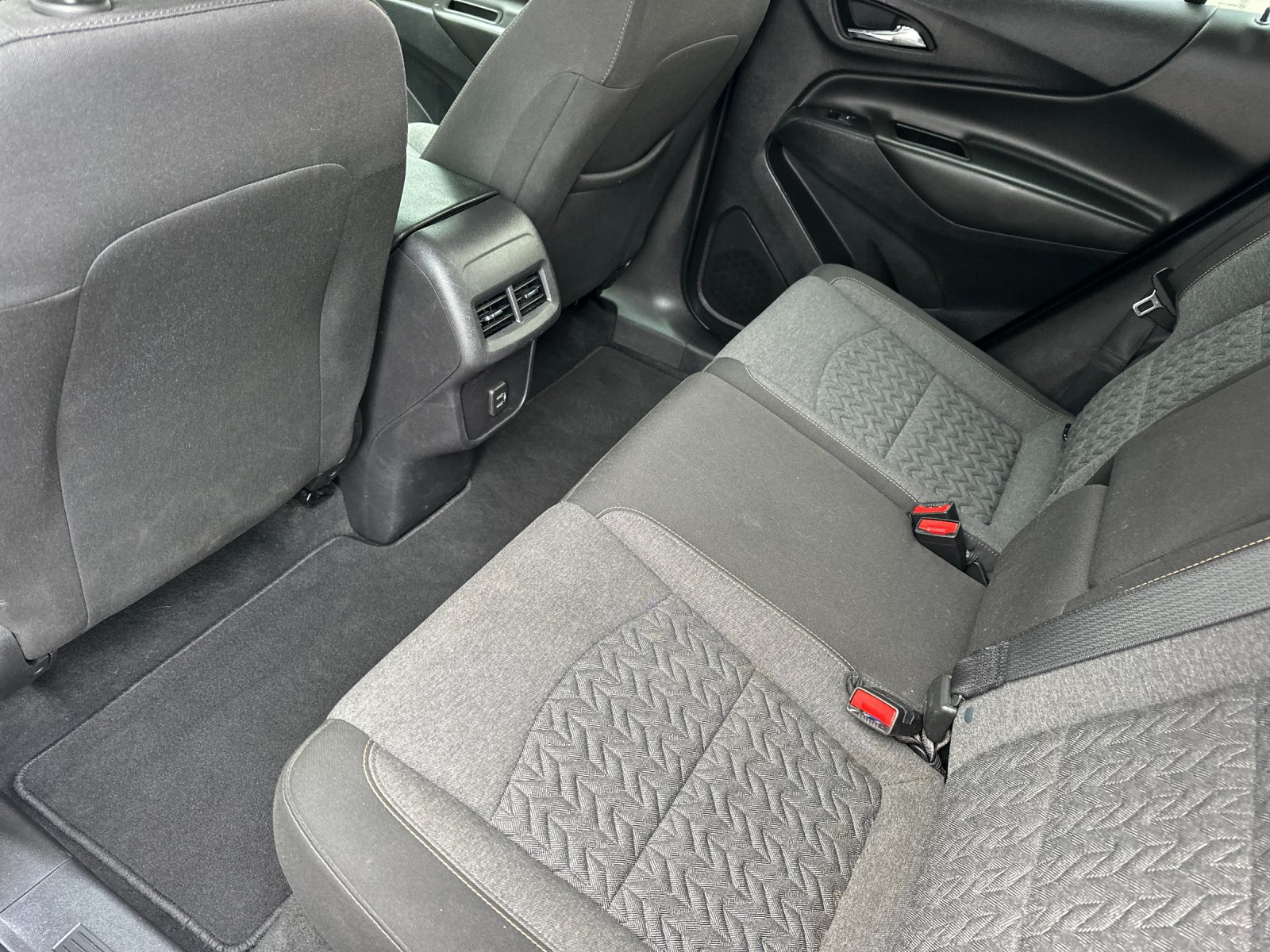 Used 2024 Chevrolet Equinox LT AWD/4WD image 12