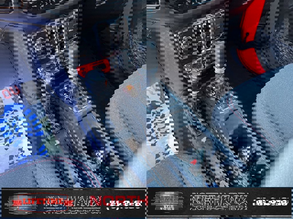 Used 2025 Jeep Wrangler Unlimited Rubicon image 11