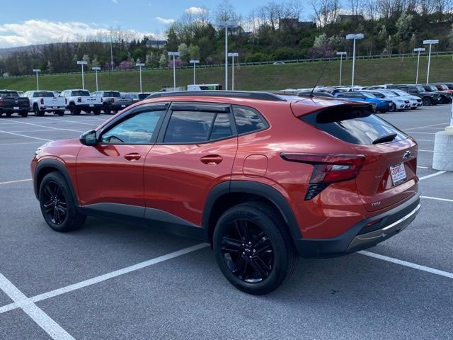 Used 2024 Chevrolet Trax ACTIV w/ Sunroof Package image 3