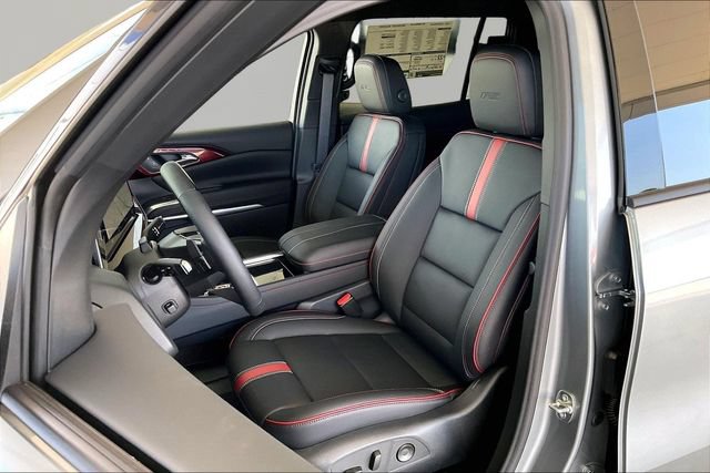 New 2027 Chevrolet Traverse RS FWD image 10