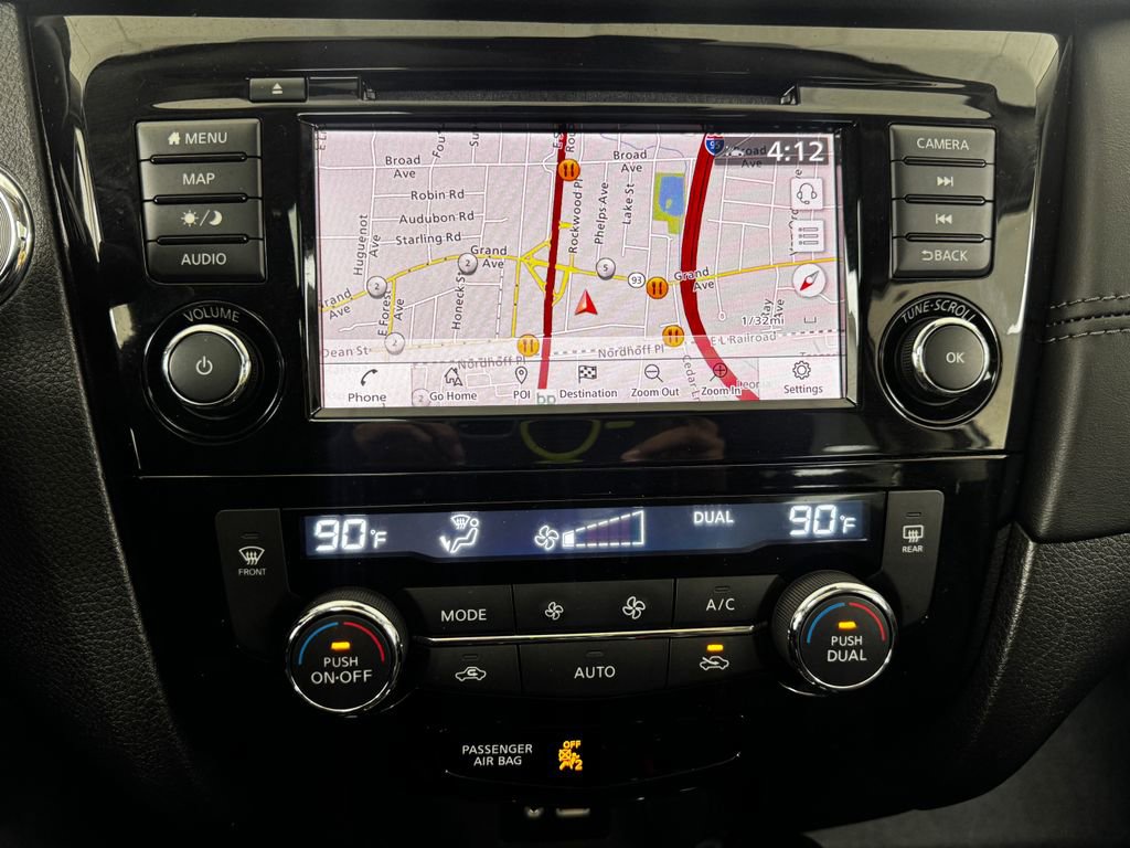 Used 2018 Nissan Rogue SL w/ Premium Package image 21