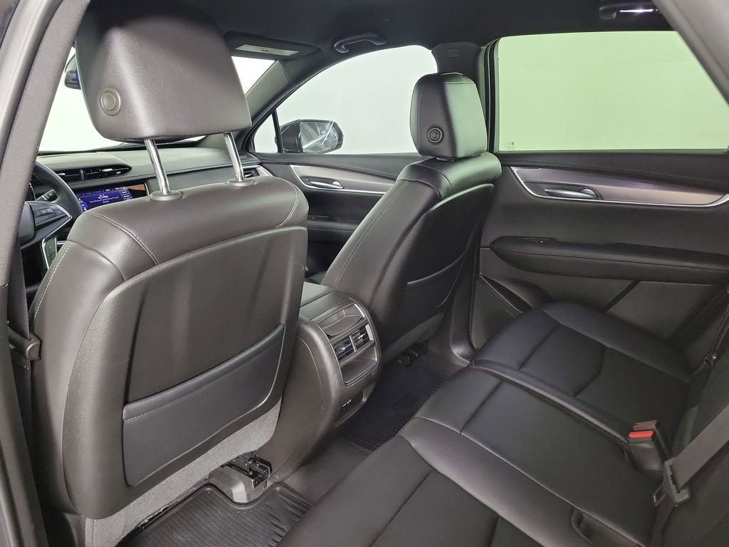 Certified 2024 Cadillac XT5 Luxury AWD/4WD image 12