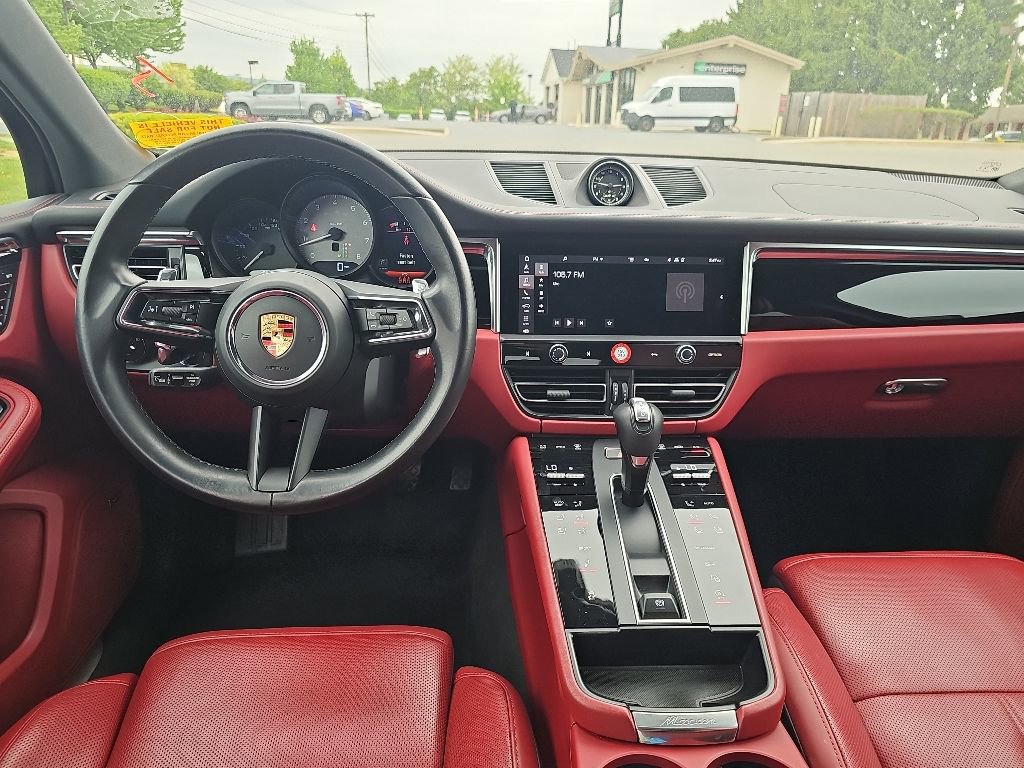 Used 2024 Porsche Macan S AWD/4WD image 2