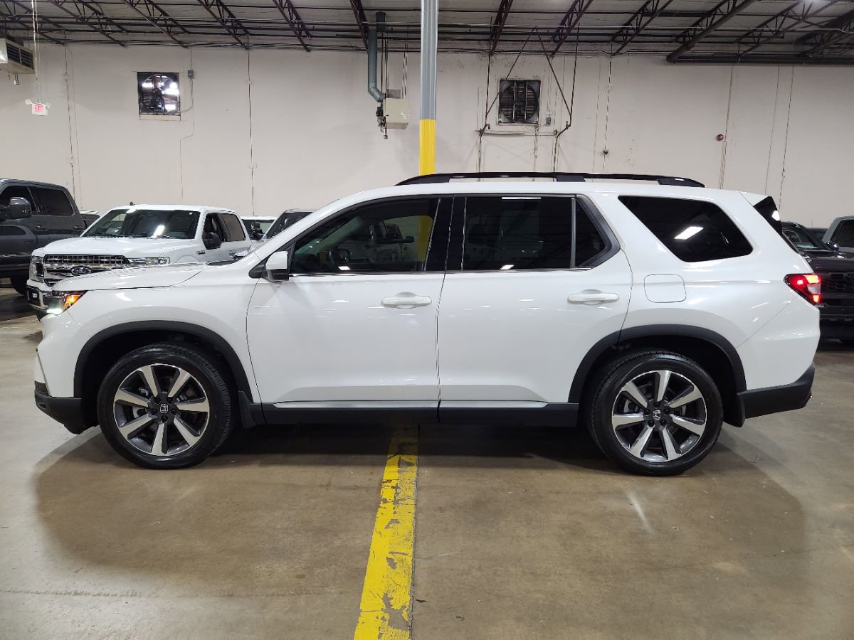 Used 2023 Honda Pilot Elite image 7