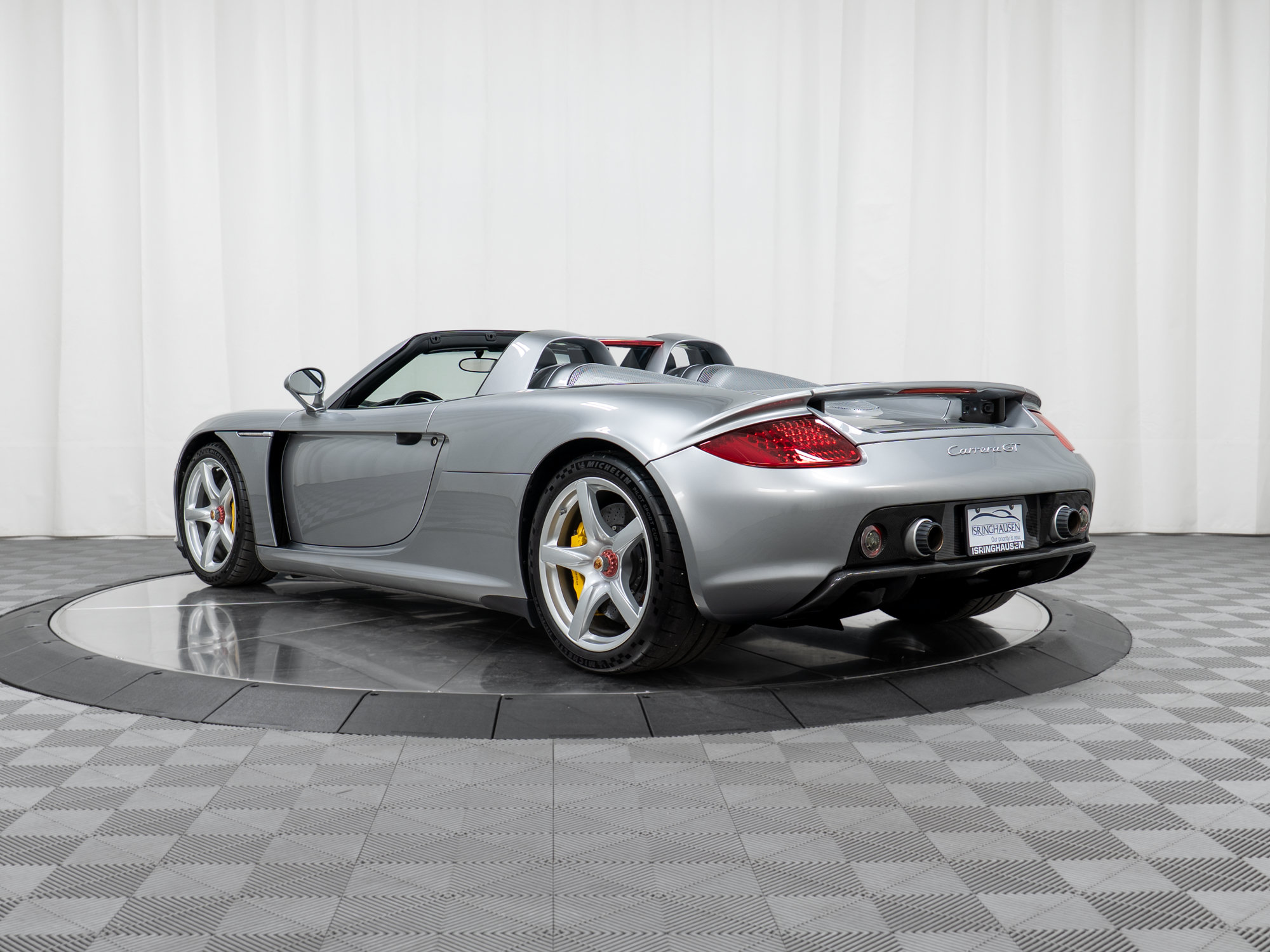 Used 2005 Porsche Carrera GT RWD image 3