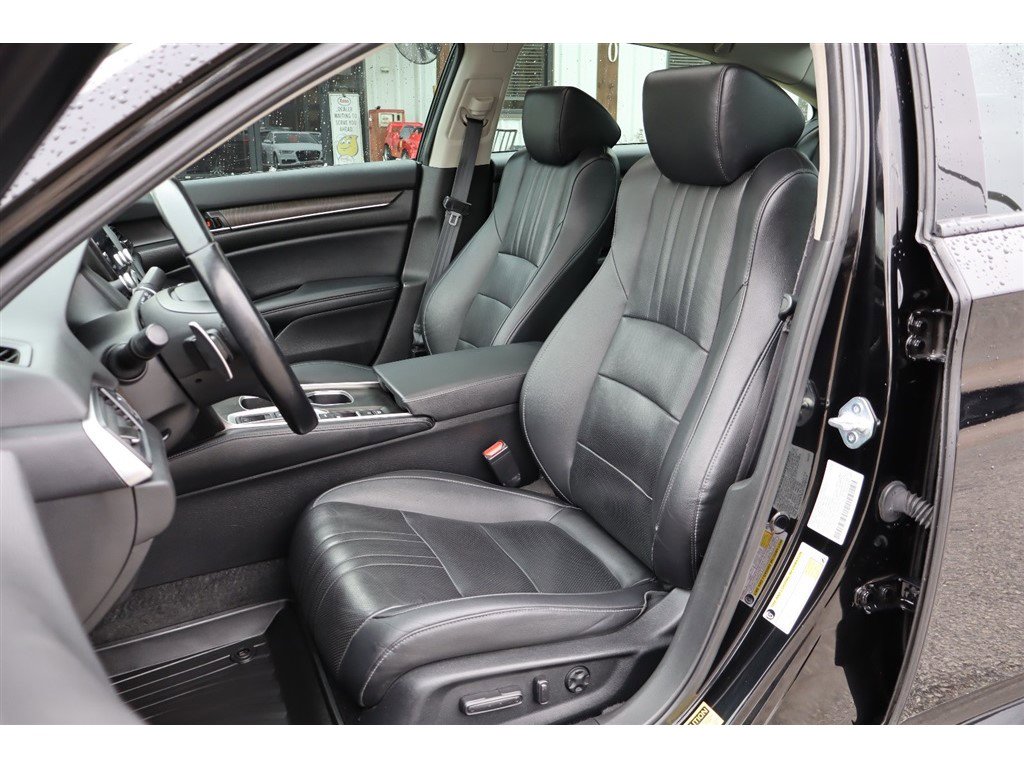 Used 2022 Honda Accord Touring image 16